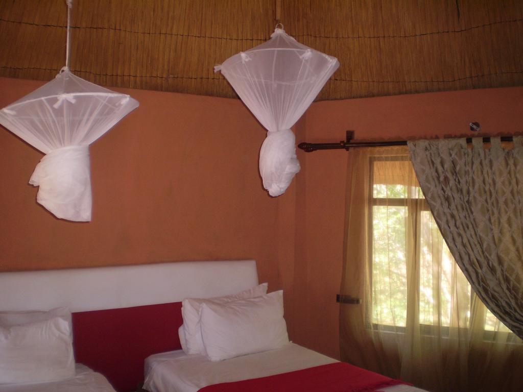 Kaazmein Lodge Livingstone Ngoại thất bức ảnh