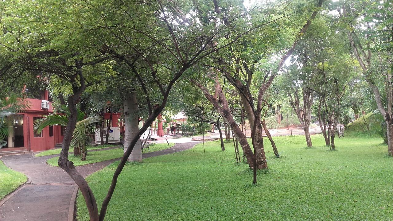 Kaazmein Lodge Livingstone Ngoại thất bức ảnh