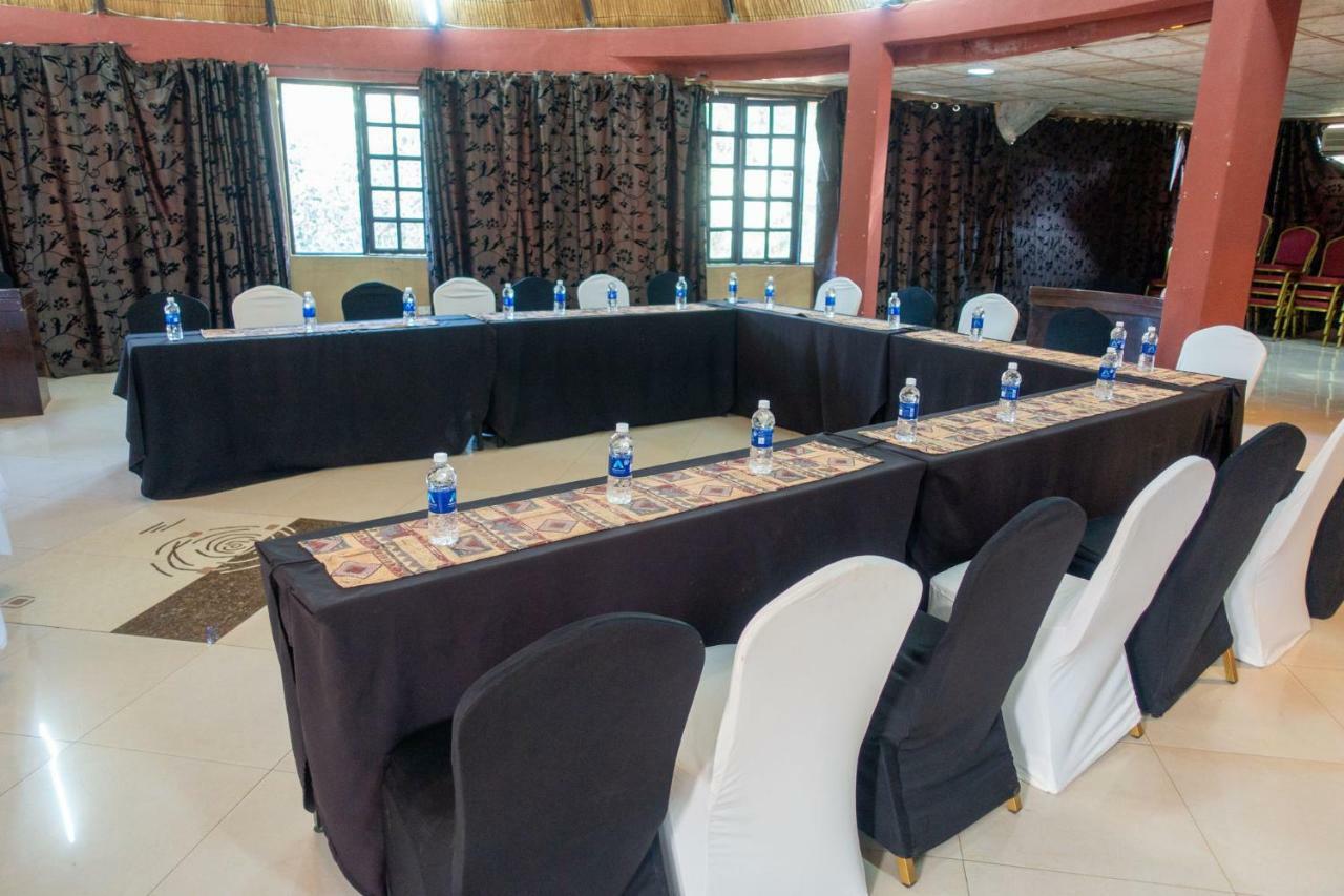 Kaazmein Lodge Livingstone Ngoại thất bức ảnh