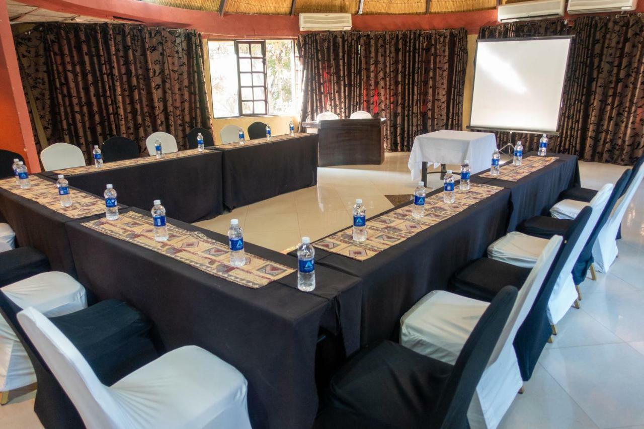Kaazmein Lodge Livingstone Ngoại thất bức ảnh